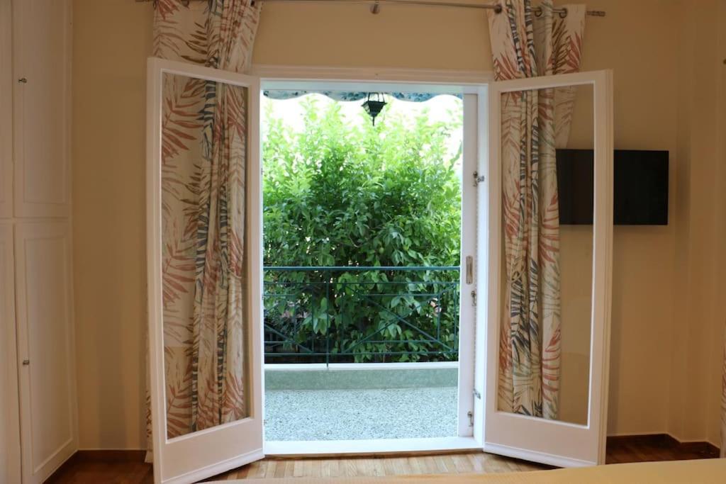 Ferienwohnung Glyfada Path Of Poets Athen Exterior foto